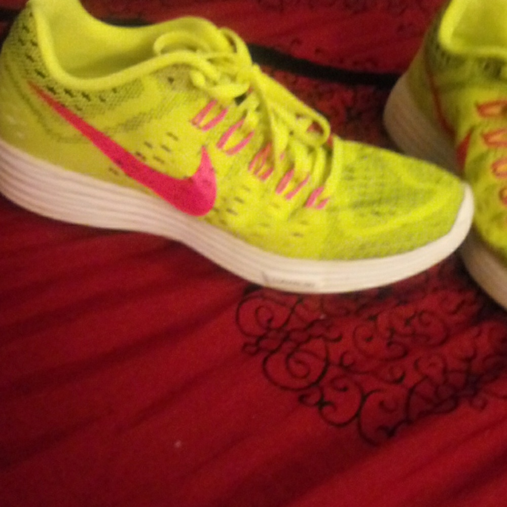 Nikes size 6